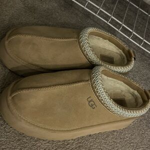 UGG women’s platform tazz sand